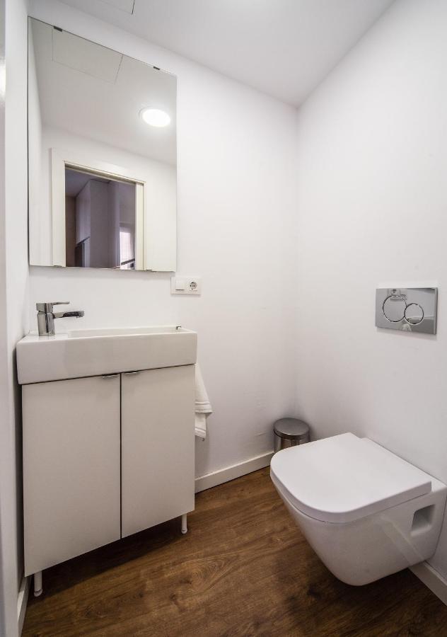 Rey De Sevilla Flats - Duplex Museo Luaran gambar