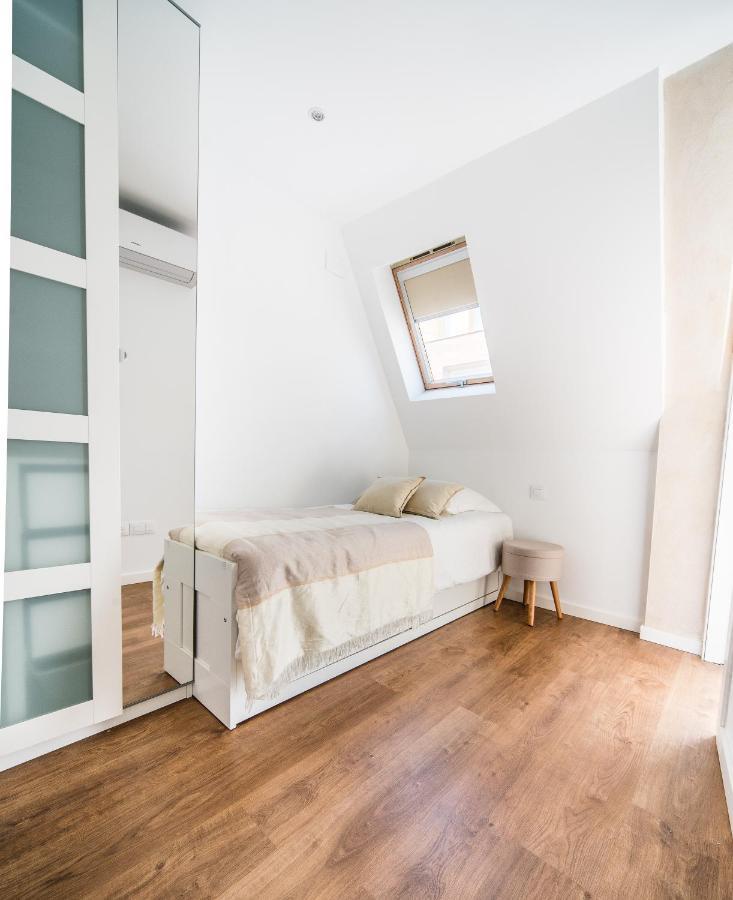 Rey De Sevilla Flats - Duplex Museo Luaran gambar