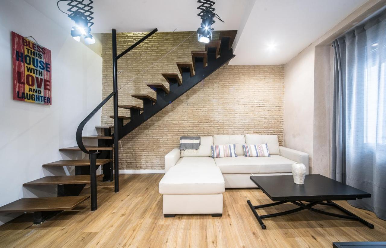 Rey De Sevilla Flats - Duplex Museo Luaran gambar