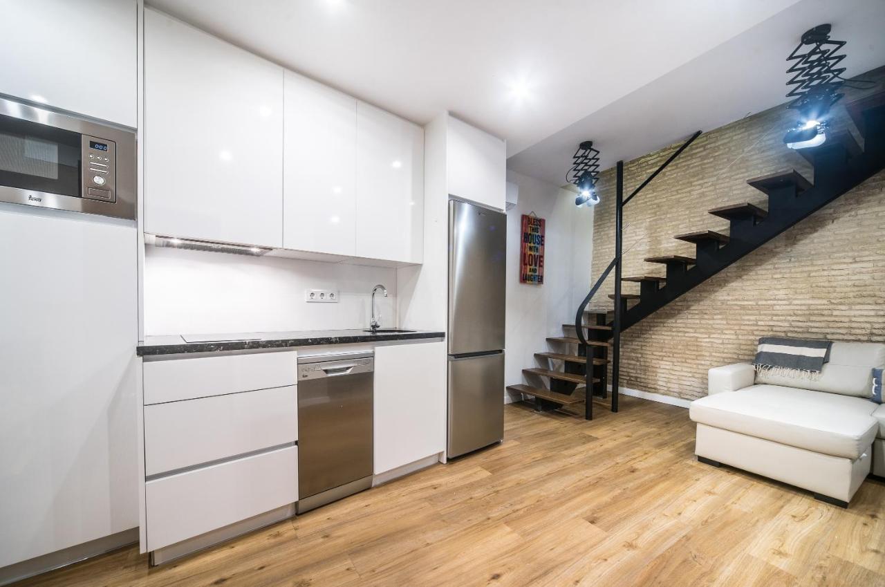 Rey De Sevilla Flats - Duplex Museo Luaran gambar