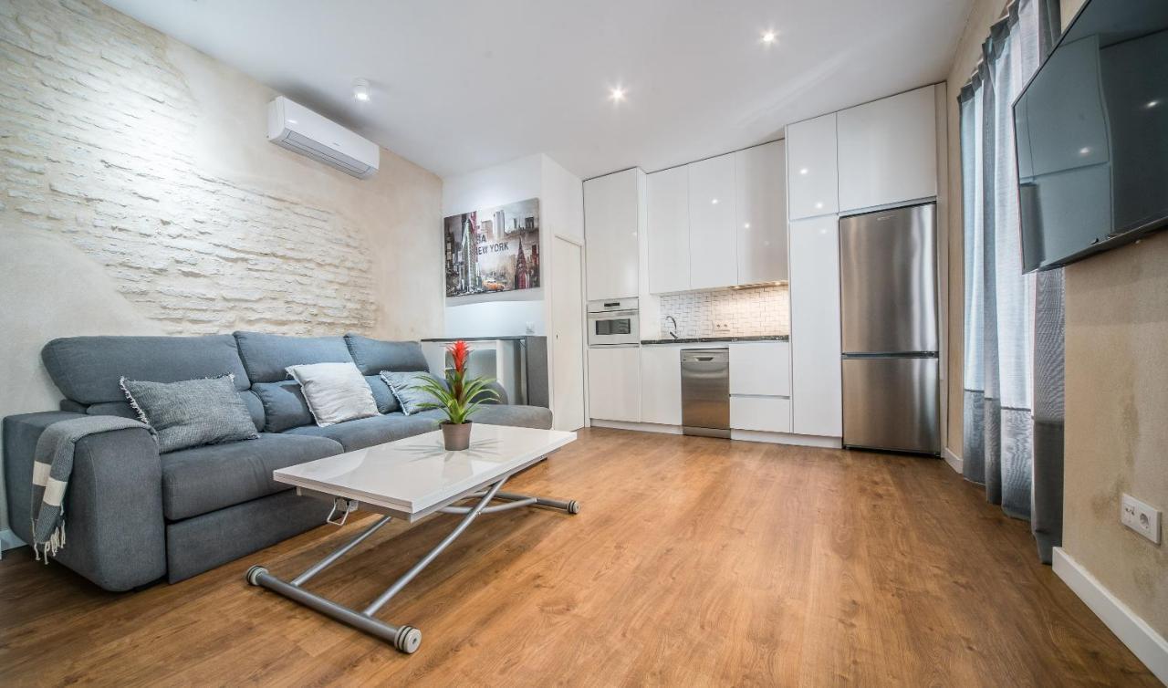 Rey De Sevilla Flats - Duplex Museo Luaran gambar