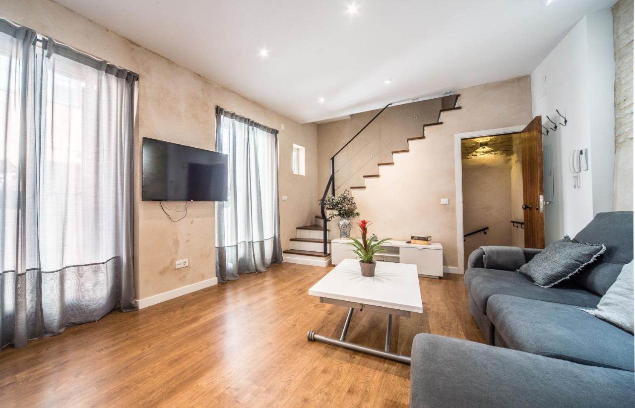 Rey De Sevilla Flats - Duplex Museo Luaran gambar