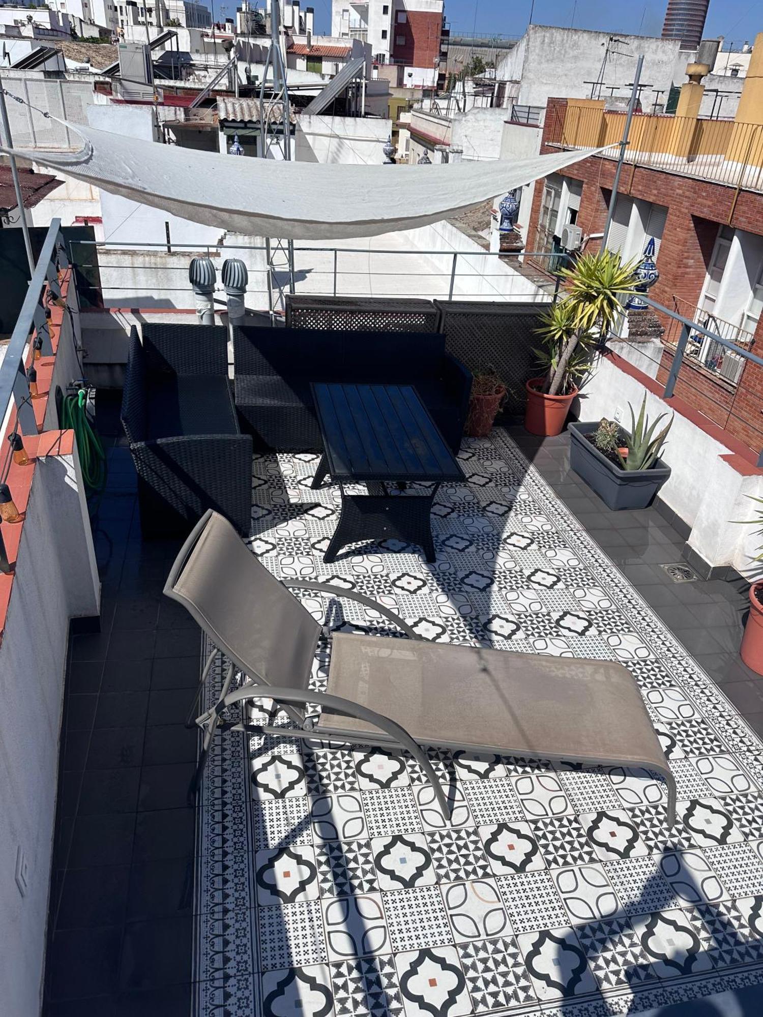 Rey De Sevilla Flats - Duplex Museo Luaran gambar