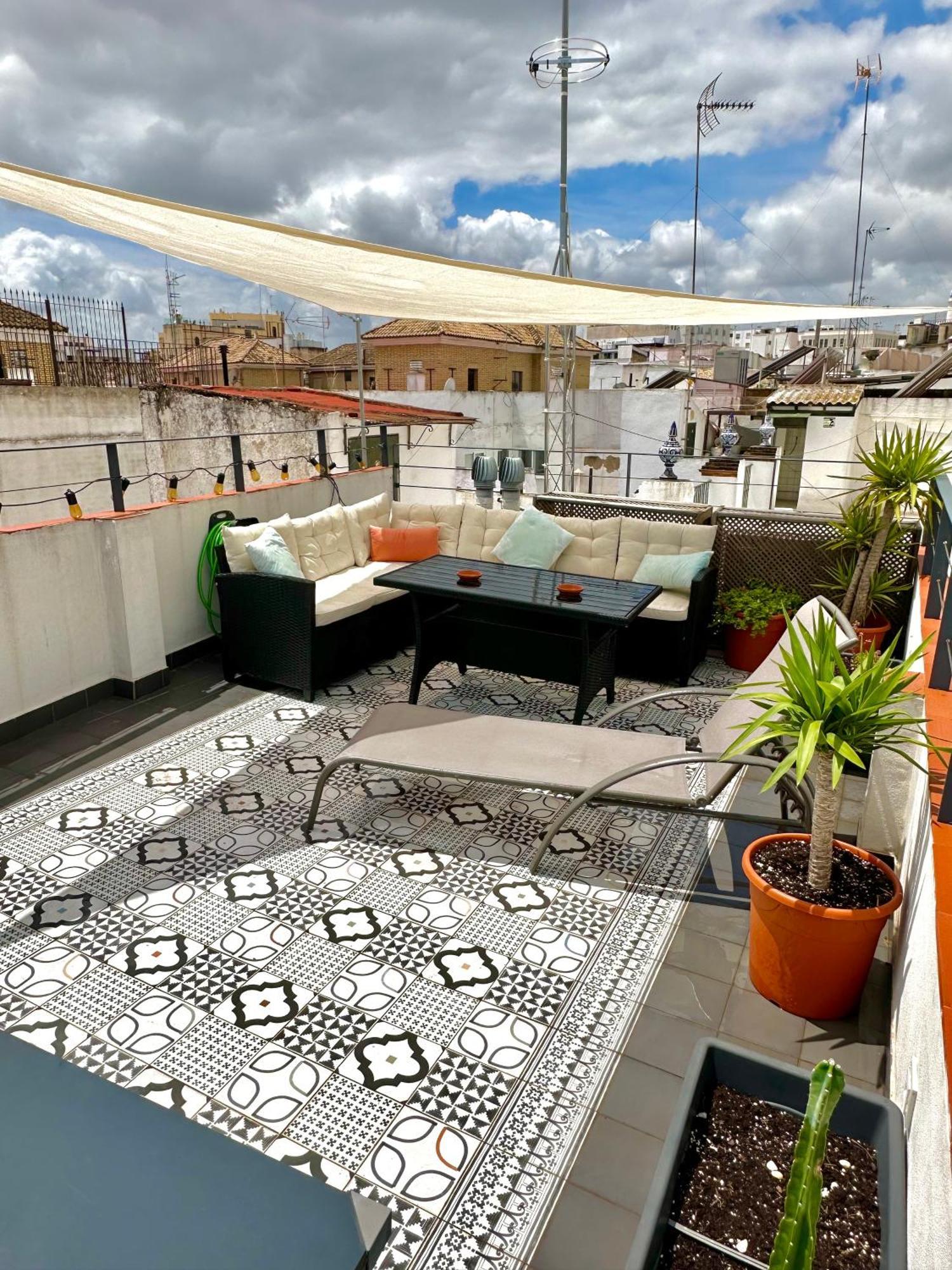 Rey De Sevilla Flats - Duplex Museo Luaran gambar